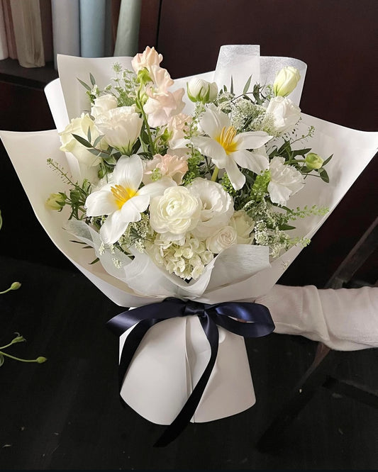 White Seasonal Blooms | Florist's Choice