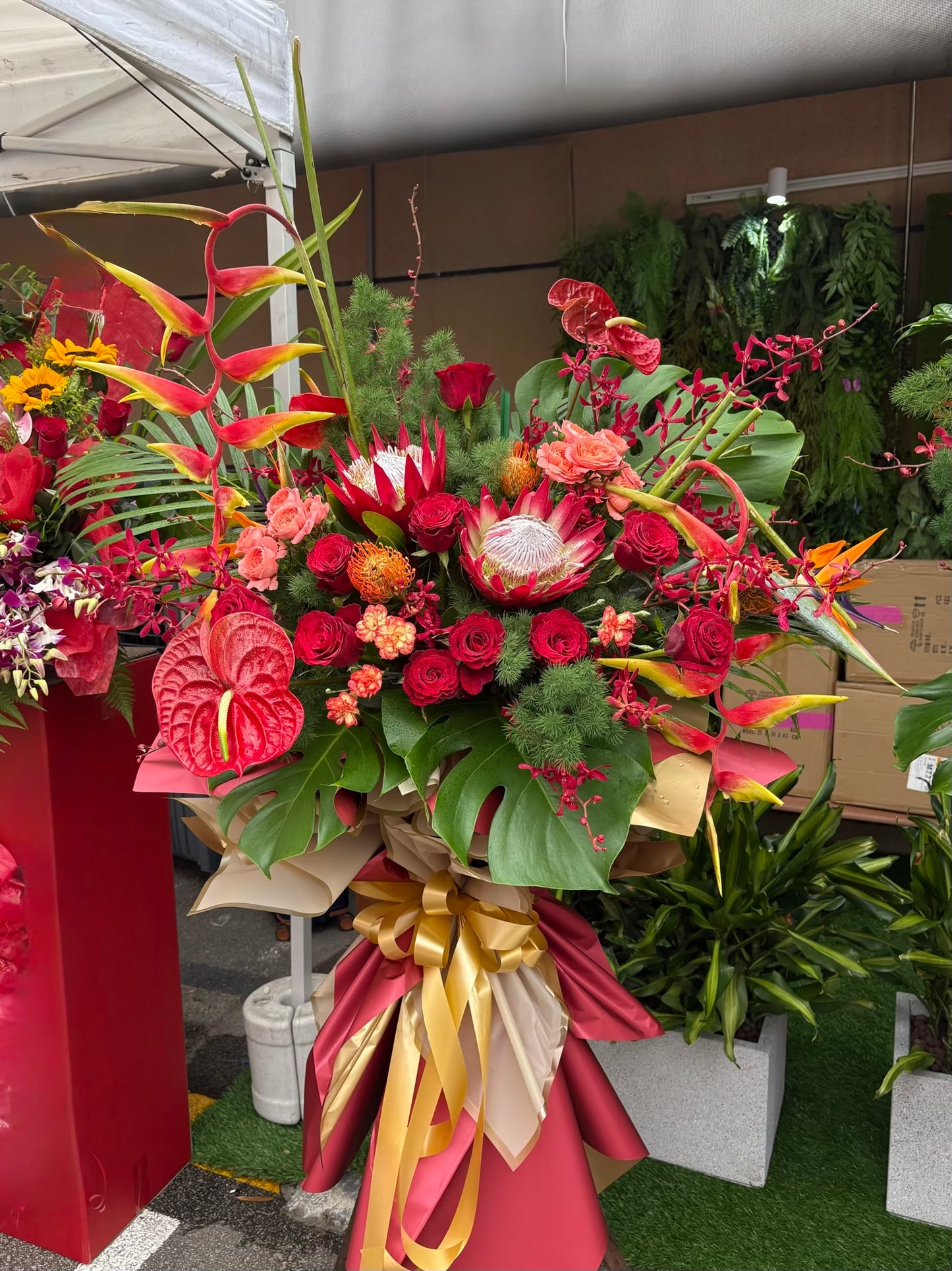 Abundance | Artisan Flower Tripod