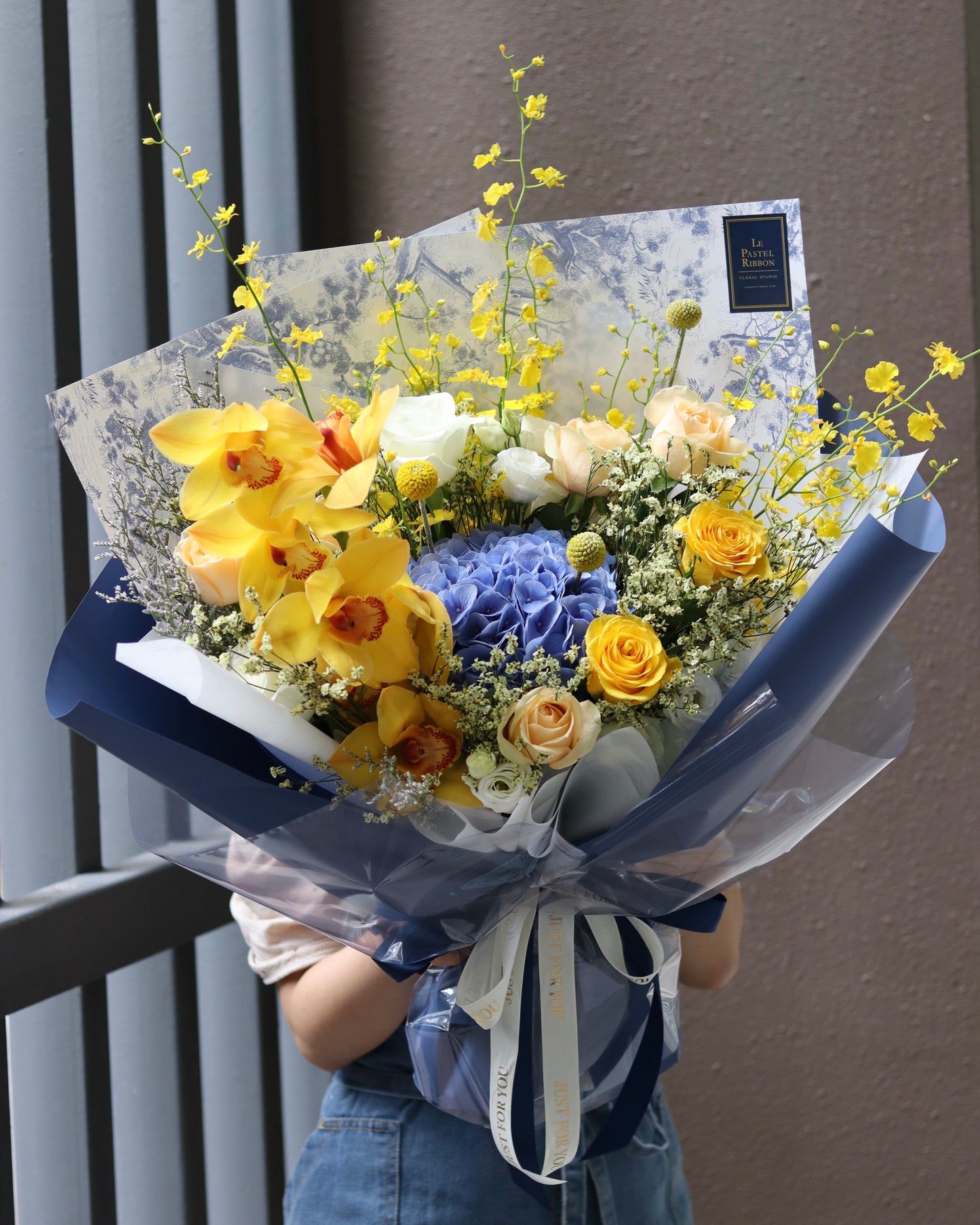 Golden Bluebell | Mix Bouquet