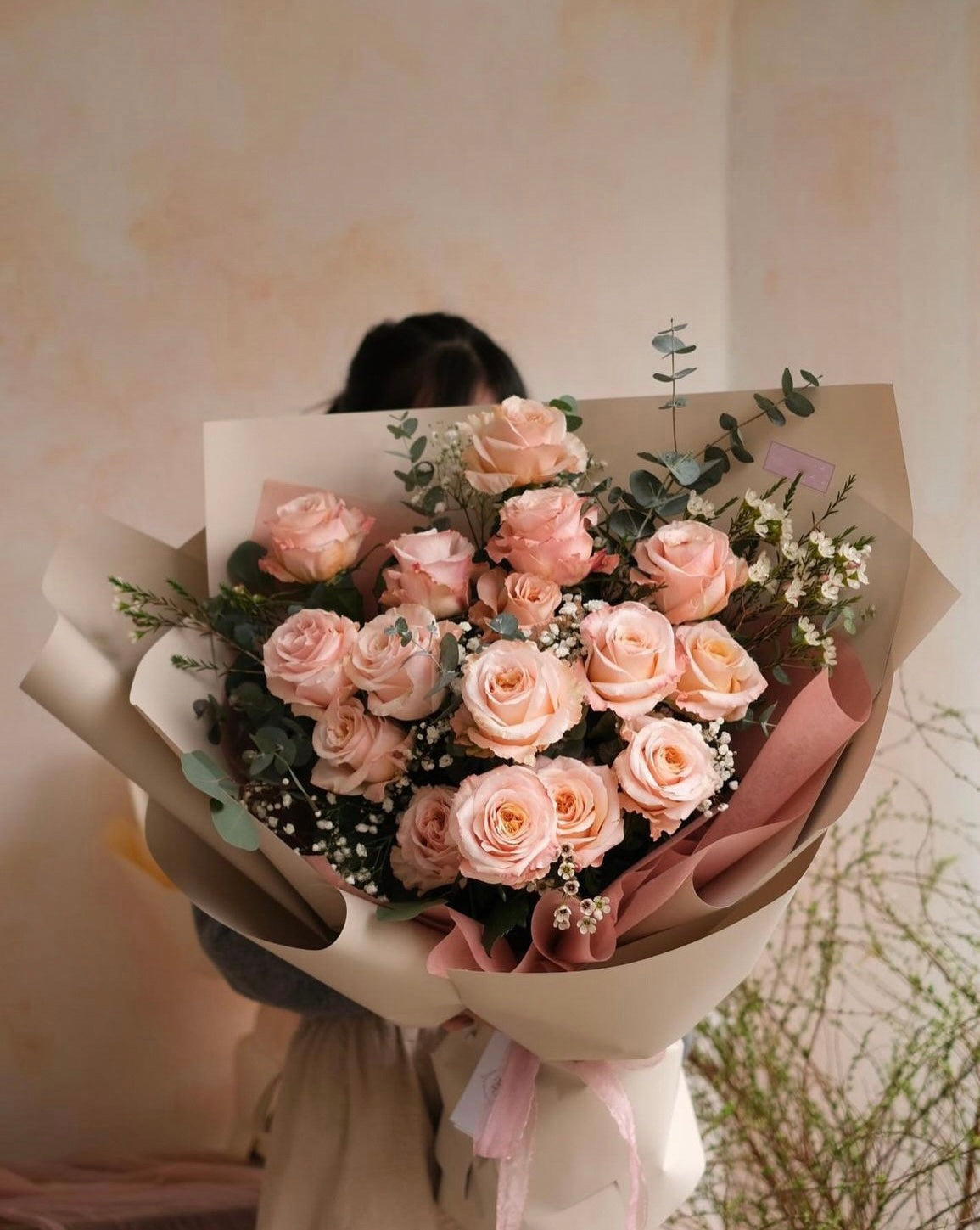 Shimmer Peach Premium Rose Bouquet
