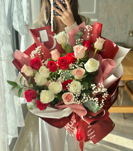 Valentine’s Special Mix Rose Bouquet (5 Roses, 10 Roses, 20 Roses)