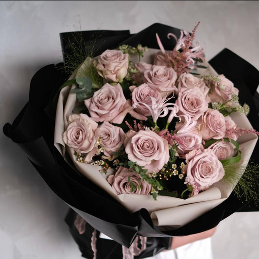 Quicksand Premium Rose Bouquet
