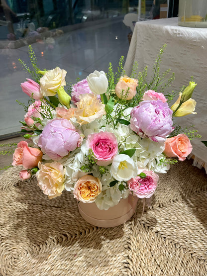 Juliet Peach | Flower Box Arrangement