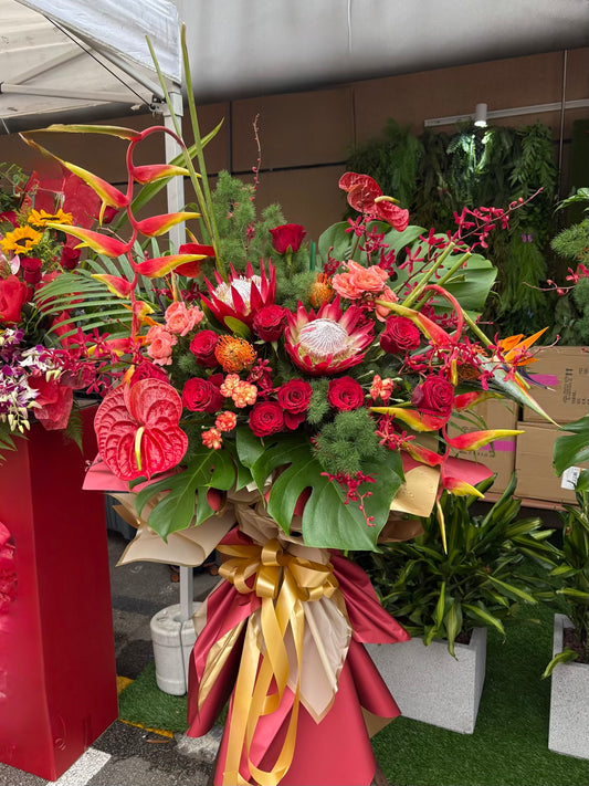 Abundance | Artisan Flower Tripod