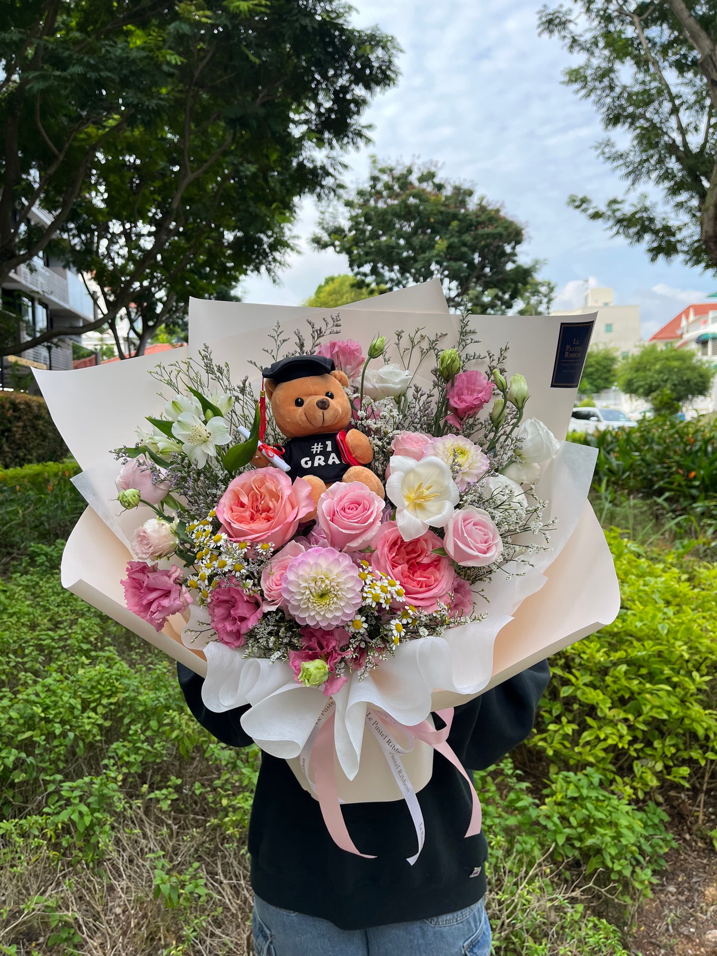 ConGrads| Mix Bouquet with Bear