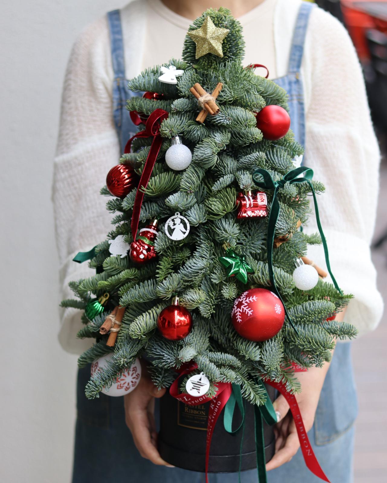 (Customisable) Mini Fresh Christmas Tree with Box Base