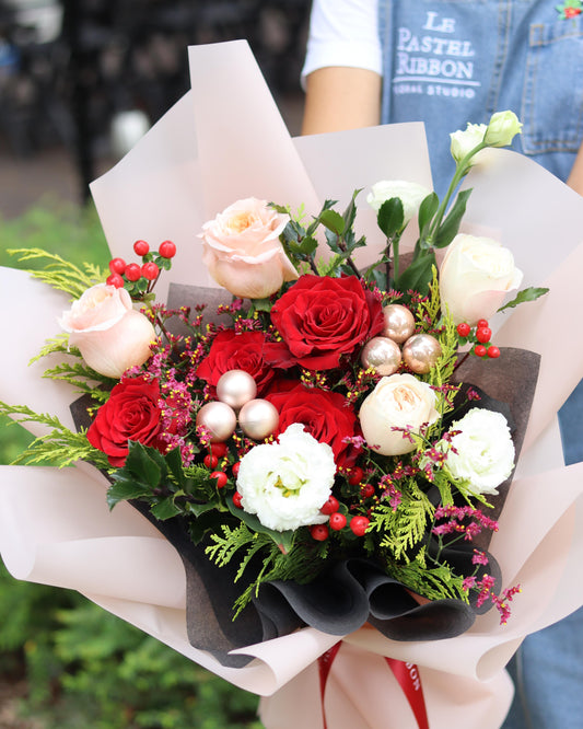 Chirstmas Floral Omasake - Fresh Flower Bouquet
