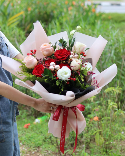 Chirstmas Floral Omasake - Fresh Flower Bouquet