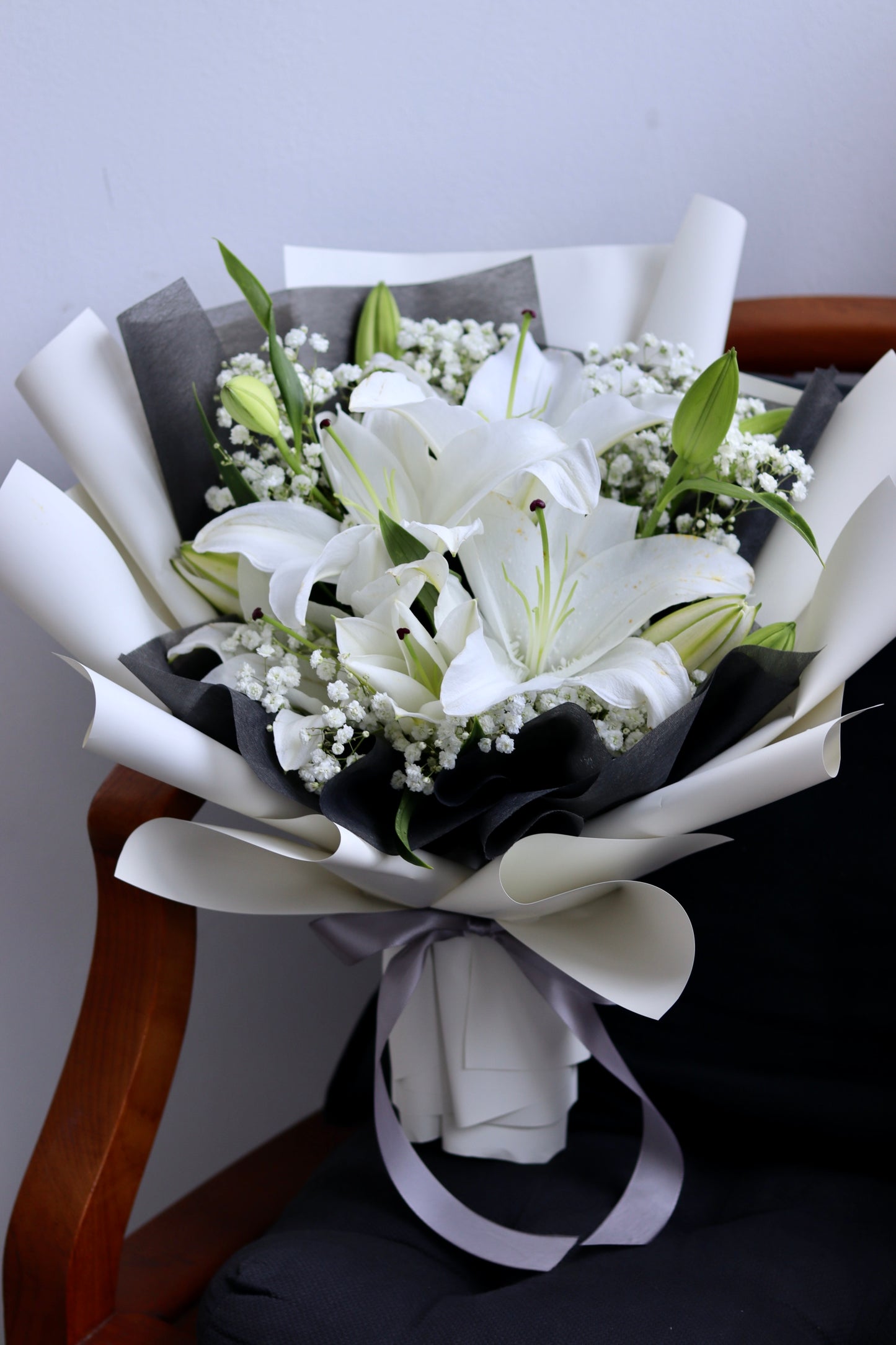 White Lilium